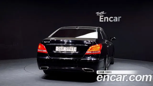 Hyundai Equus 2010 — фото 4