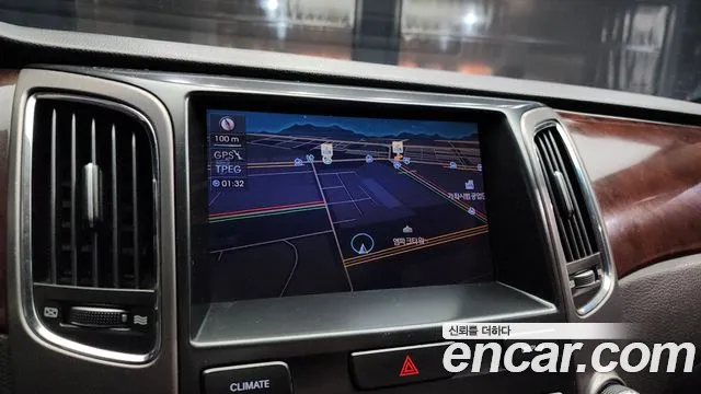 Hyundai Equus 2010 — фото 15