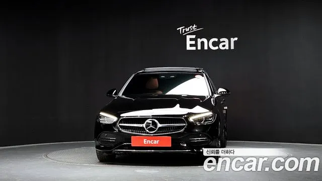 Mercedes-Benz C-Class 2023 — фото 3