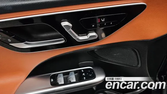 Mercedes-Benz C-Class 2023 — фото 18