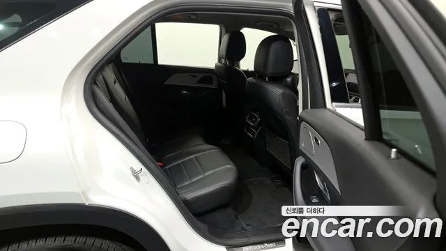 Mercedes-Benz GLE-Class 2019 — фото 12