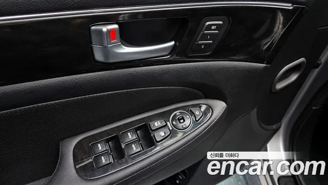 Hyundai Genesis 2012 — фото 18