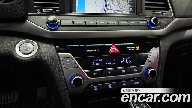 Hyundai AVANTE 2016 — фото 15