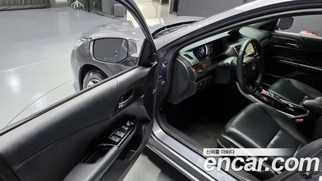 Honda Accord 2016 — фото 11