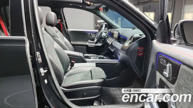 Mercedes-Benz GLB-Class 2023 — фото 10