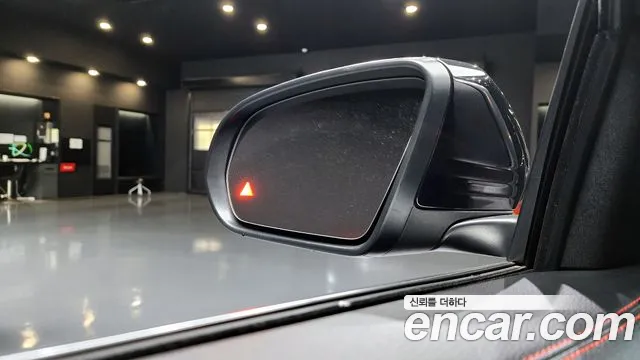 Mercedes-Benz GLB-Class 2023 — фото 16