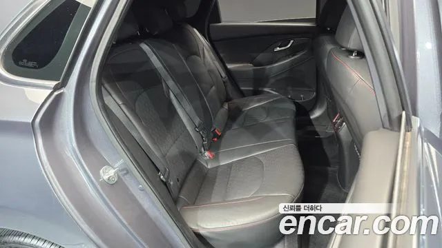 Hyundai i30 2018 — фото 12