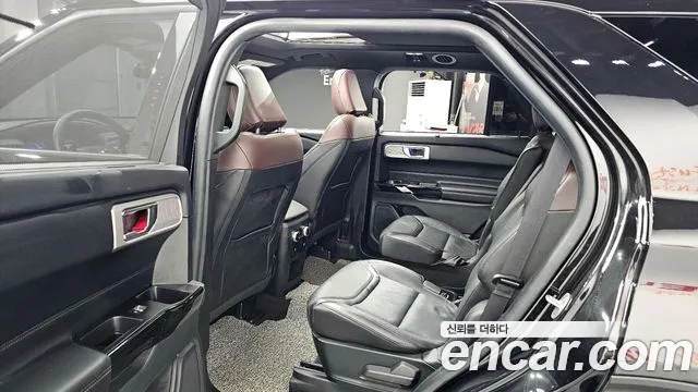 Ford Explorer 2021 — фото 12