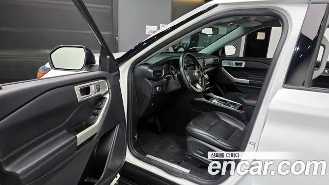 Ford Explorer 2022 — фото 10