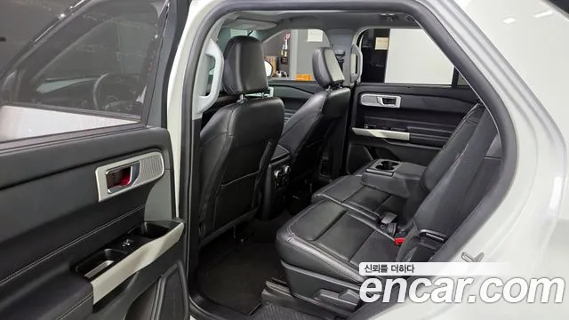 Ford Explorer 2022 — фото 11