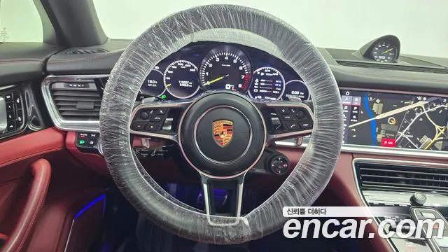 Porsche Panamera 2018 — фото 13