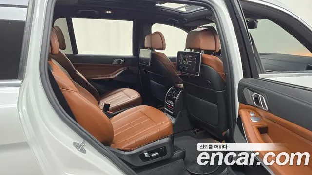 BMW X7 2022 — фото 12