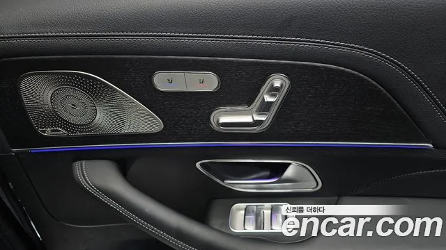 Mercedes-Benz GLS-Class 2023 — фото 18