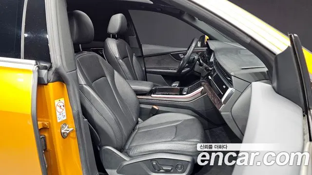 Audi Q8 2021 — фото 10