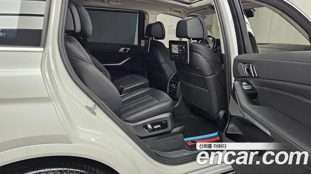 BMW X7 2022 — фото 12