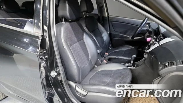 Hyundai Accent 2017 — фото 12