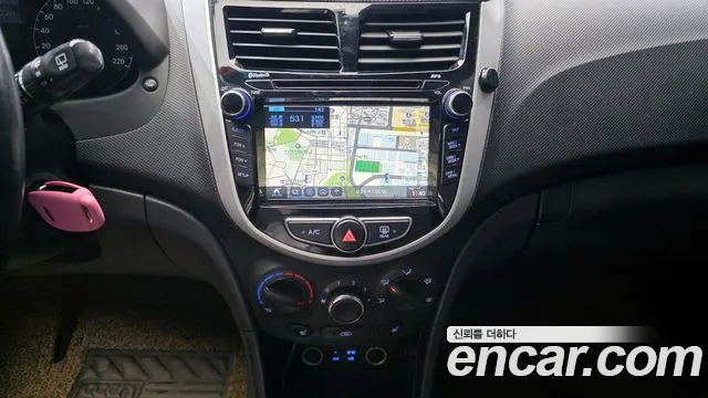 Hyundai Accent 2017 — фото 19
