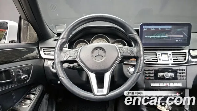 Mercedes-Benz E-Class 2014 — фото 13