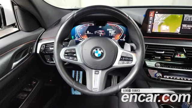 BMW Gran Turismo 2023 — фото 13