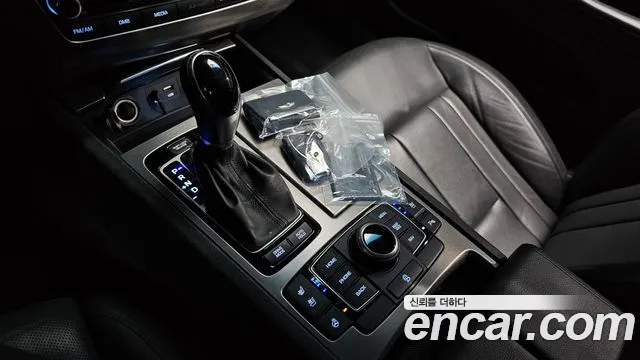 Hyundai Genesis 2015 — фото 9