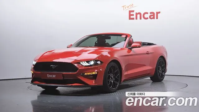 Ford Mustang 2021 — фото 1