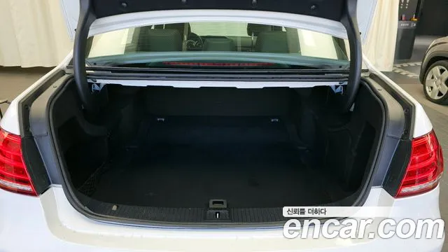 Mercedes-Benz E-Class 2014 — фото 20