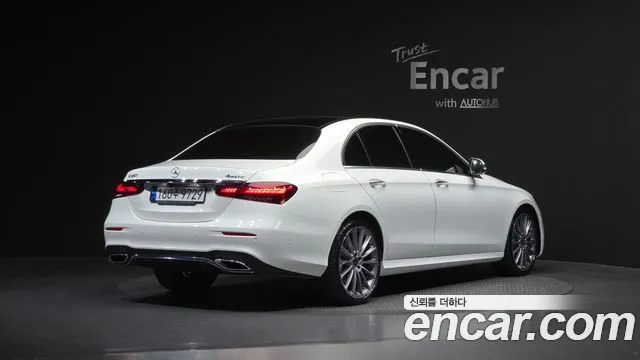 Mercedes-Benz E-Class 2022 — фото 2