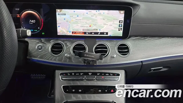 Mercedes-Benz E-Class 2022 — фото 14