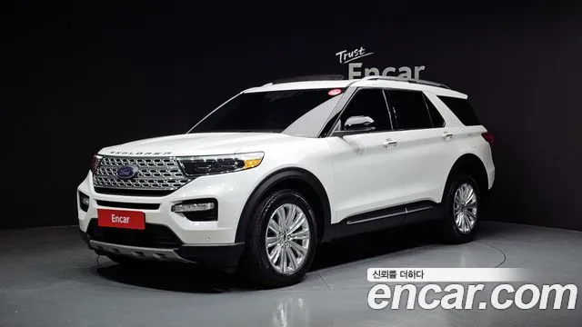 Ford Explorer 2022 — фото 1