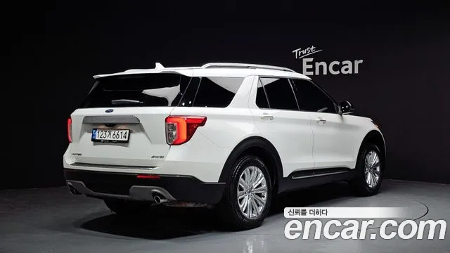 Ford Explorer 2022 — фото 2