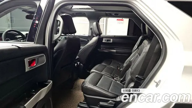 Ford Explorer 2022 — фото 11