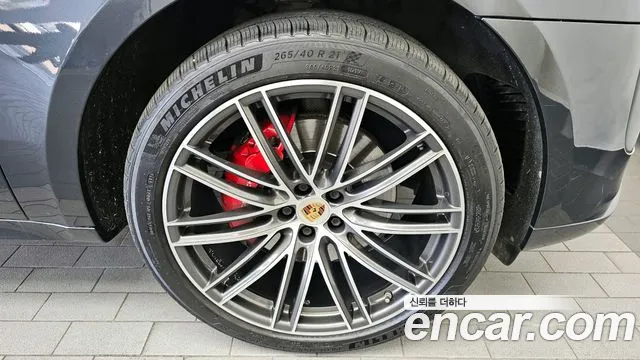 Porsche Macan 2021 — фото 5