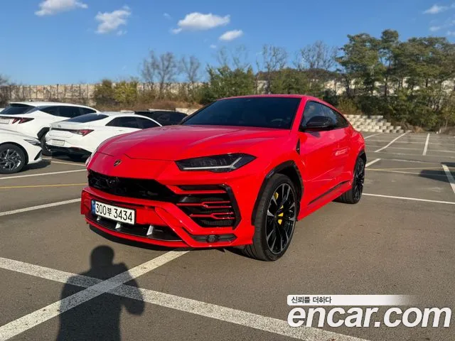Lamborghini Urus 2020 — фото 1