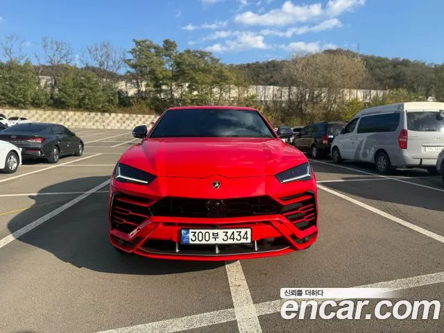 Lamborghini Urus 2020 — фото 2