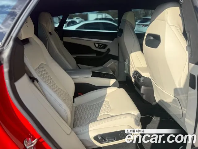 Lamborghini Urus 2020 — фото 10