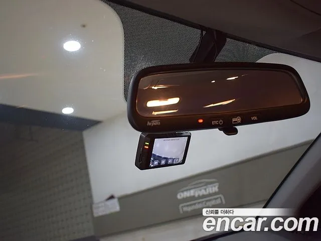 Kia Stonic 2018 — фото 16