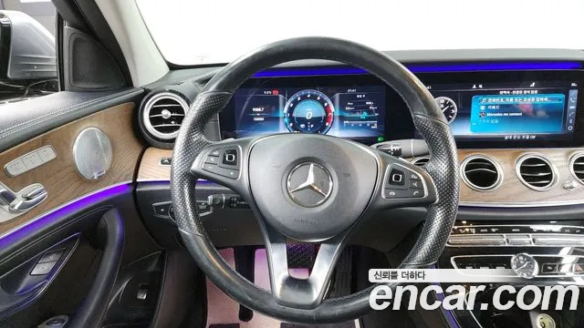 Mercedes-Benz E-Class 2018 — фото 13