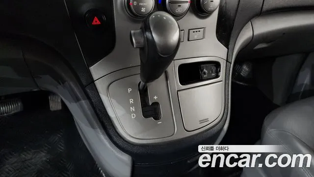 Hyundai Starex 2016 — фото 9