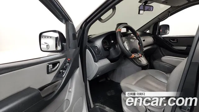 Hyundai Starex 2016 — фото 10