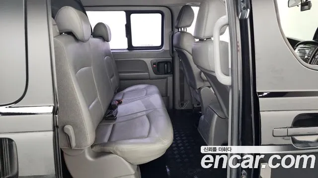 Hyundai Starex 2016 — фото 12
