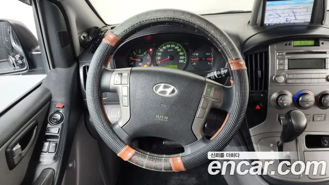 Hyundai Starex 2016 — фото 13