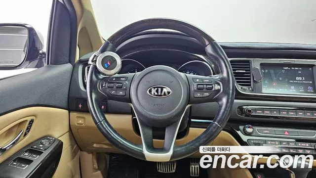 Kia Canival 2019 — фото 13