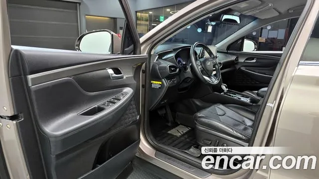 Hyundai Santafe 2019 — фото 11