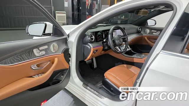Mercedes-Benz E-Class 2021 — фото 10