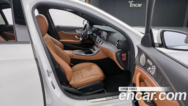 Mercedes-Benz E-Class 2021 — фото 12