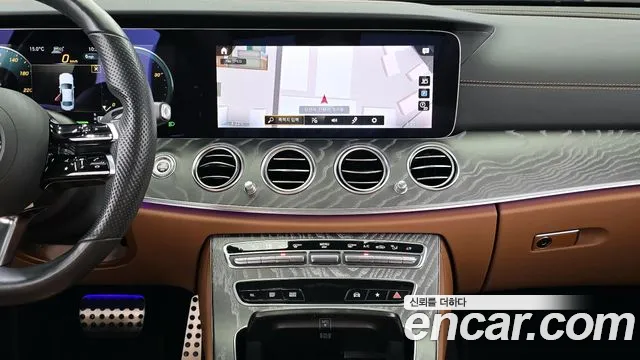 Mercedes-Benz E-Class 2021 — фото 19