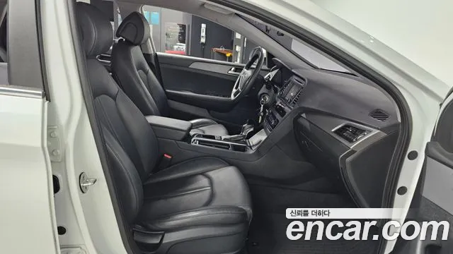 Hyundai Sonata 2017 — фото 11
