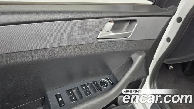 Hyundai Sonata 2017 — фото 18