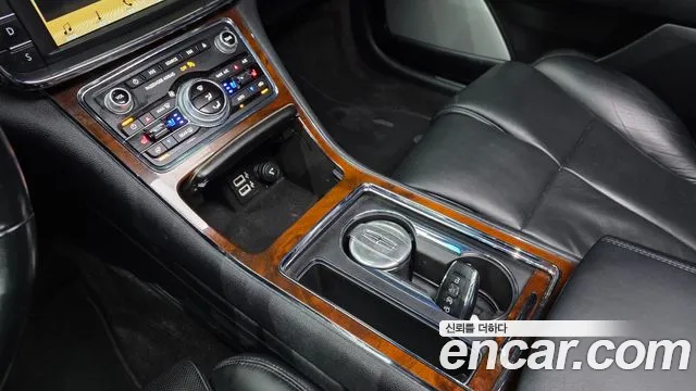 Lincoln Continental 2017 — фото 16