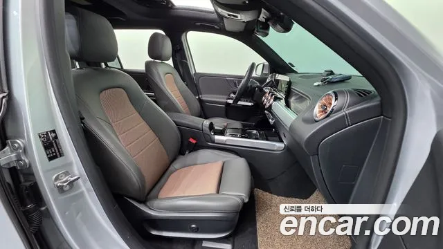 Mercedes-Benz EQB 2023 — фото 10